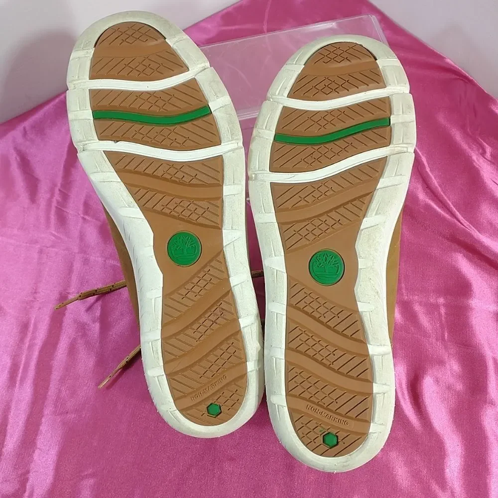 Timberland Hoverlite Mid Hiker Kids Shoes Sz 6.5 Tan . Condition is Pre-owned.